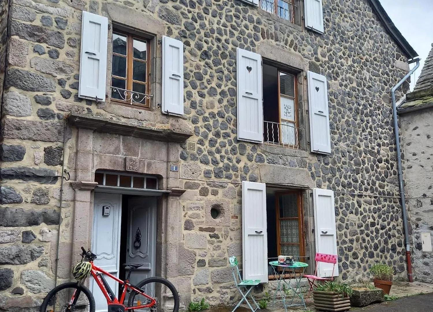 Maison Auvergnate Renovee Et Confortable Murat
